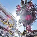 Triada ホテル